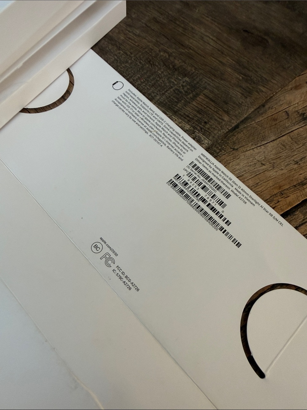 Apple Watch SE Gen 2 40mm  Smartwatch Gray Sport Band - Picture 5 of 6